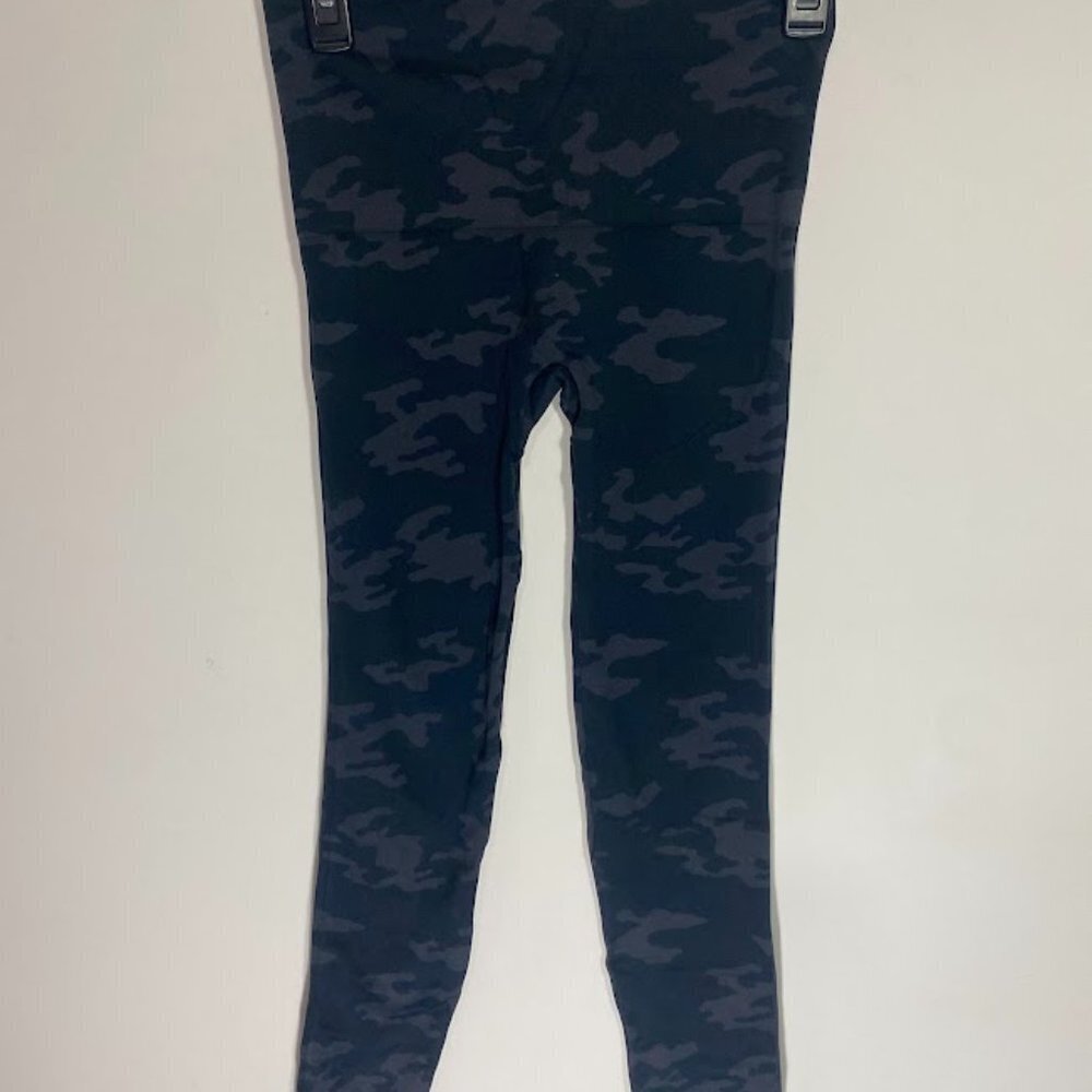 Spanx Lamn Leggings in Black Camo - Picture 1 of 4